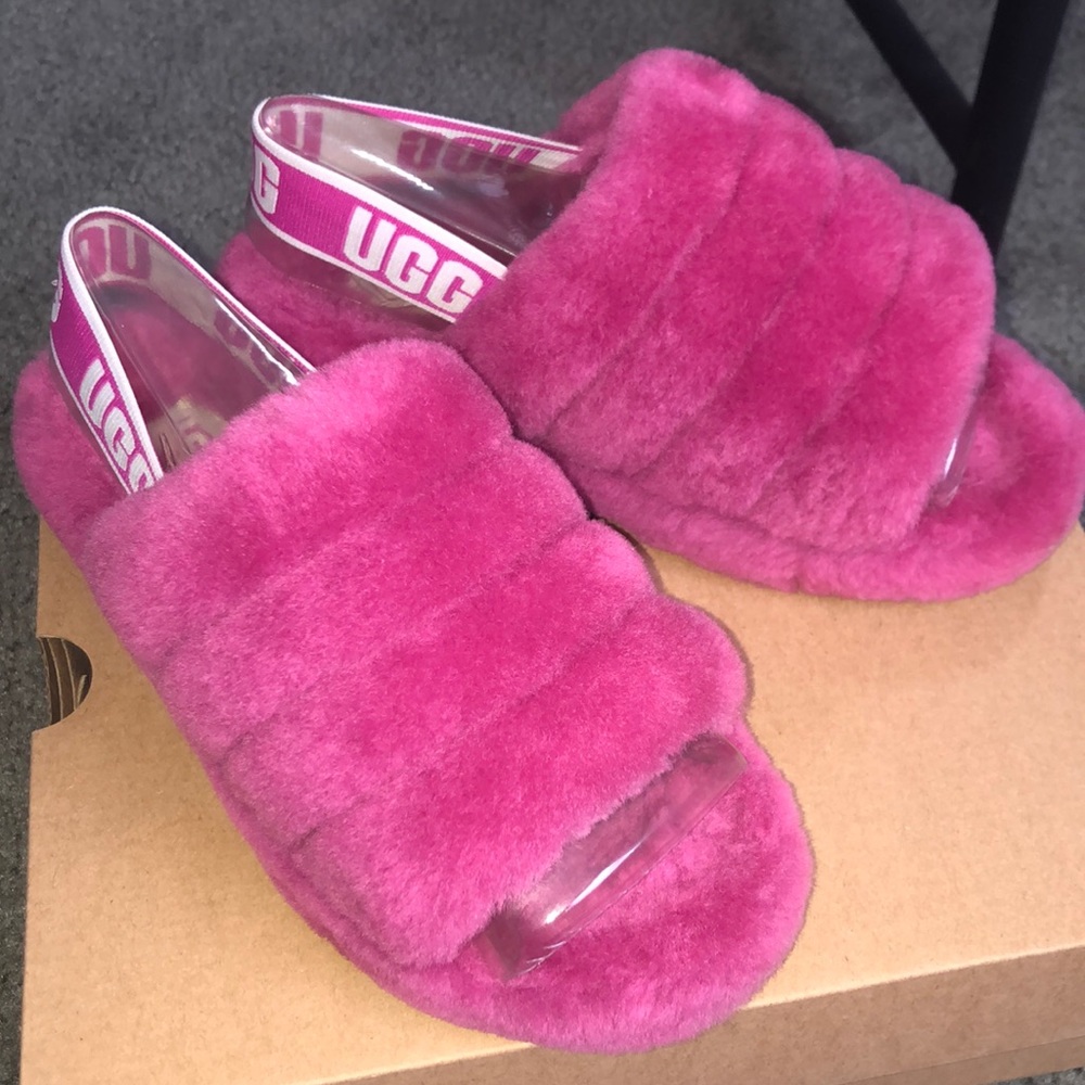 Female ugg fluff slide
